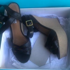 Steve Madden black platform sandals